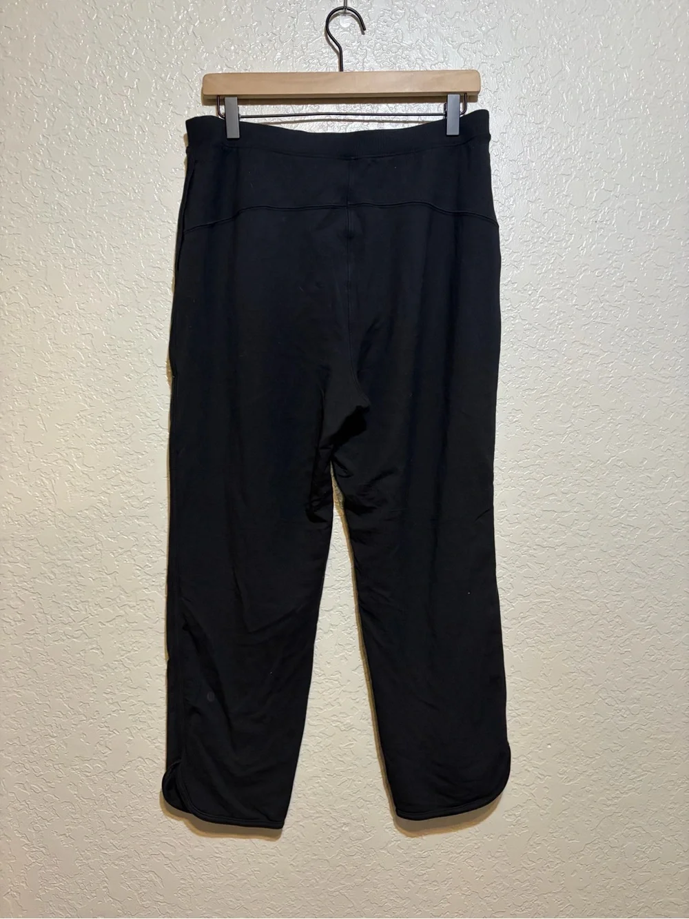Lululemon Every Moment Pant 26” Black Size 10